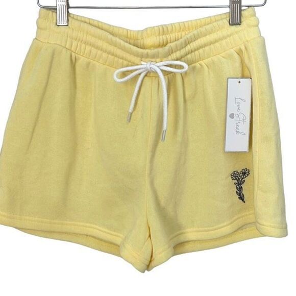 Love Streak Pull On Sweat-pant Material Shorts Embroidered Pale Yellow Size Larg - Picture 1 of 7